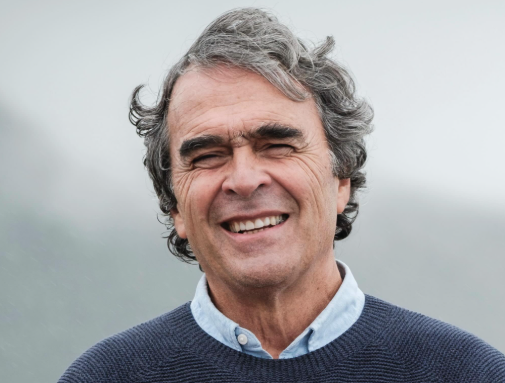 Redes Sociales @sergiofajardovalderrama