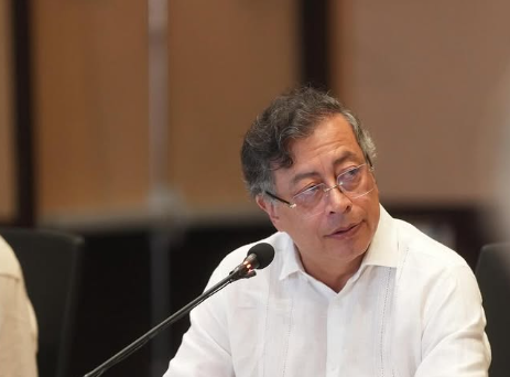 Redes Sociales @gustavopetrourrego