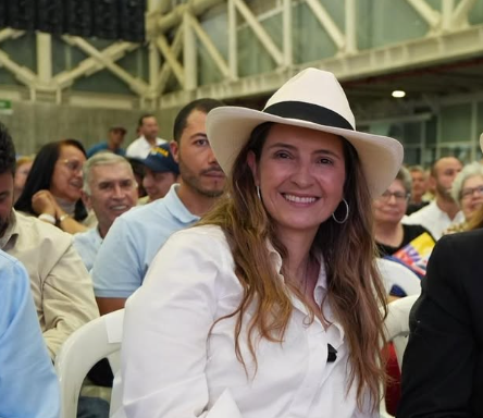 Redes Sociales @palomavalencial