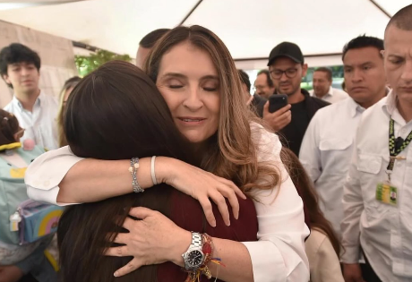 Redes Sociales @palomavalencial