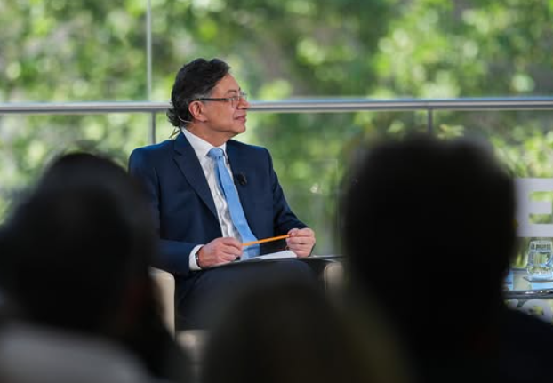 Redes Sociales @gustavopetrourrego