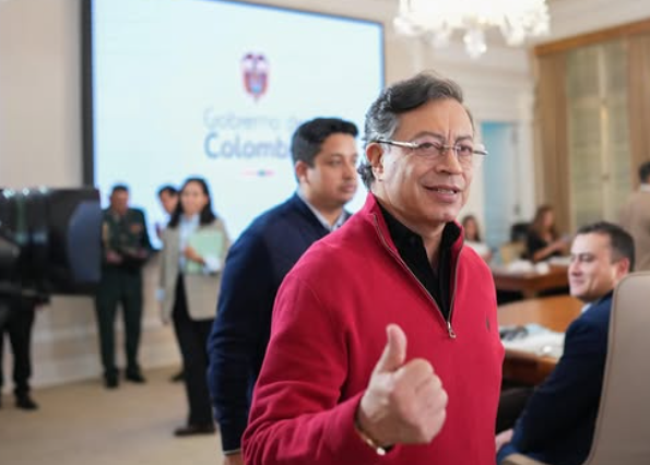 Redes Sociales @gustavopetrourrego