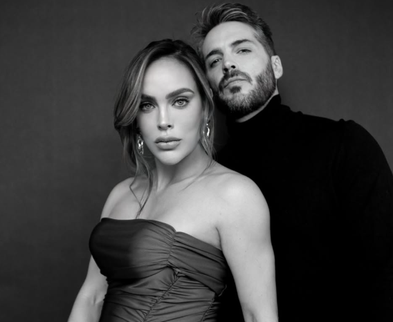 Redes Sociales @saracorrales