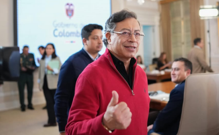 Redes Sociales @gustavopetrourrego