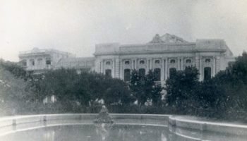 Este era el lugar donde se sentaban a «echar cuento» los cartageneros durante los años 80