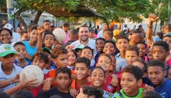 El 20 de Julio dice “Chao barro, llega el pavimento”: gobernador Yamil Arana dio la primera pala tras 20 años de espera