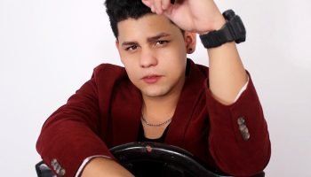 De reciclar en las calles a firmar millonario contrato: venezolano lanza un disco tras volverse viral en TikTok