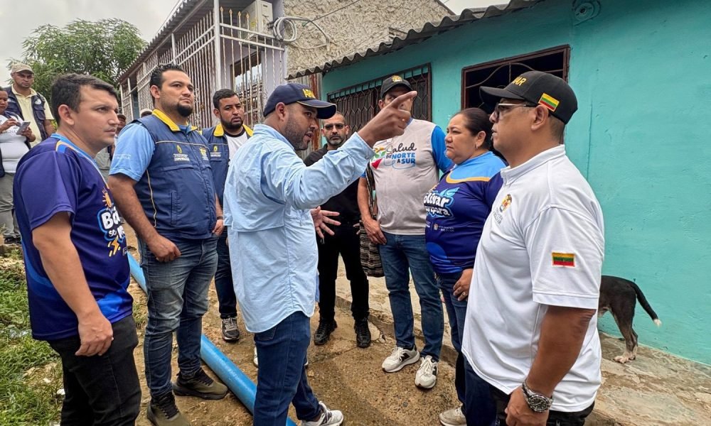 Gobernación de bolívar entrega 100 kits con colchonetas, sábanas y almohadas a familias afectadas por inundaciones en turbaco