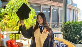 Andrea Carolina Carrillo Rosales se gradúa como Diseñadora Gráfica