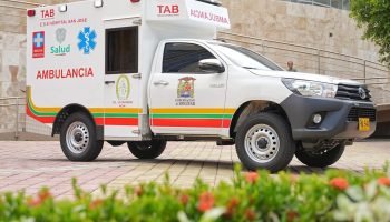Yamil entrega ambulancia equipada para Achi Bolívar