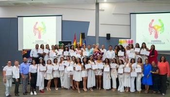 Reinado Popular a través de la Fundación Carnaval Universitario entrega becas de estudios superiores a todas las reinas 2026