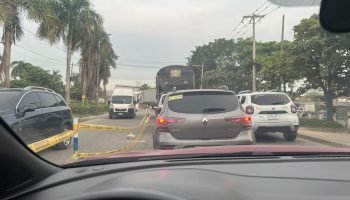 Colapso en la movilidad de Mamonal: se reporta congestión vehicular y solo se utiliza un carril para ambos sentidos