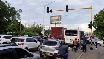 Cruces indebidos y subirse a los andenes son las infracciones que más cometen los cartageneros