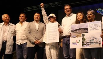 Junto a Petro, el cartagenero Óscar Torres firma el proyecto carretero más grande de la historia del país