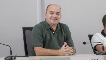Administrador de empresas con especialización y maestría en gestión de proyectos