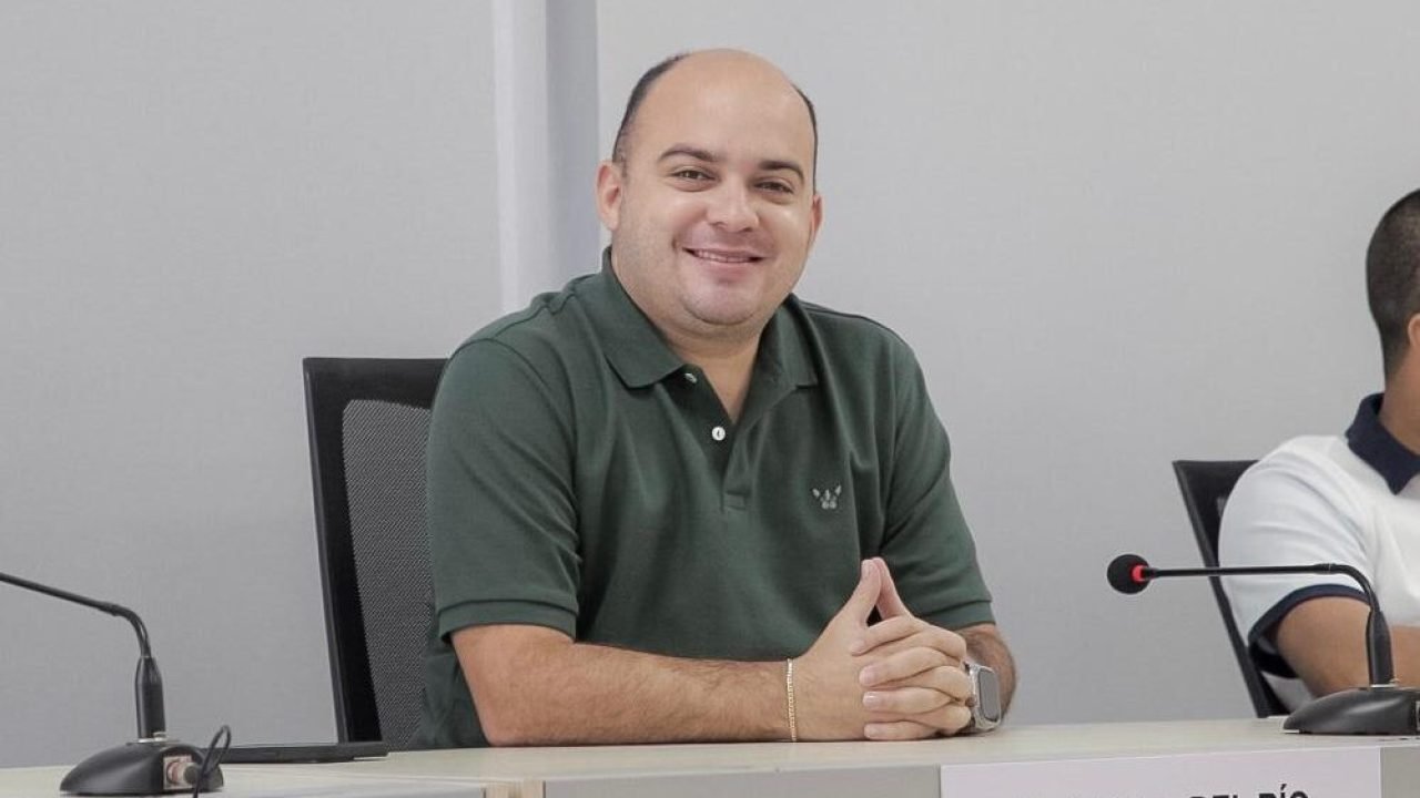 Administrador de empresas con especialización y maestría en gestión de proyectos
