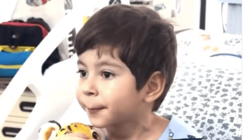Presidente Abelardo y su esposa Ana Lucía visitan a Mateo, el niño que despertó luego de un paro cardíaco y cuando despertó dijo “firme por la patria” 