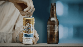 ¿Prefieren los colombianos la cerveza en lata o botella?