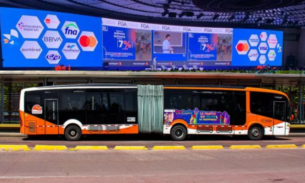 50 buses y $70.000 millones para Transcaribe: la inversión que Dumek prometió para enfrentar las demoras y el hacinamiento