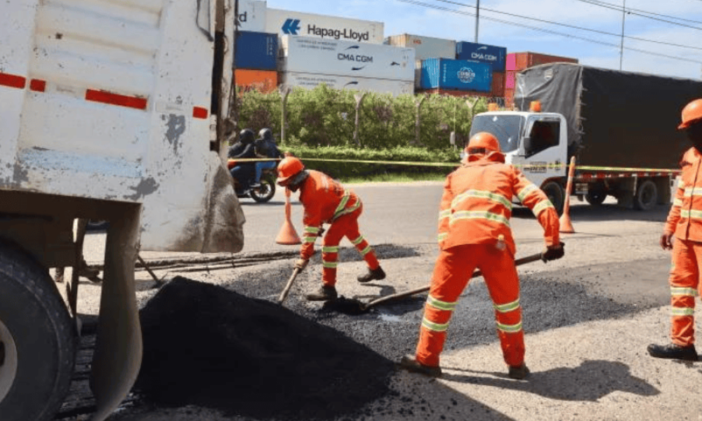 Más de 30 kilómetros de vías y proyectos por US$200 millones: el balance que Dumek llevó ante los transportadores de Colombia