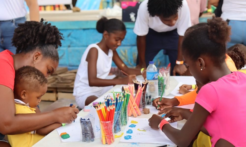 Más de 1.100 personas fortalecen la educación inicial en Barú y Bicentenario con Aprende y Transforma