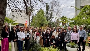 Reconocen al Hospital Universitario del Caribe por sus avances en gestión ambiental durante conferencia internacional en Chile
