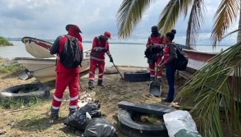 Veolia recoge 2.8 toneladas de basura en su paso por Isla Caño de Oro