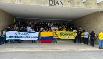 Cartagena alza la voz: ciudadanos y funcionarios se movilizan en defensa de los provisionales de la DIAN