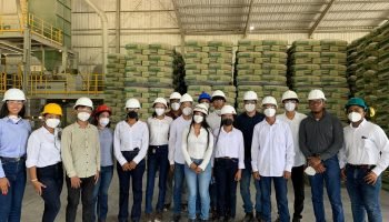 Estudiantes de Ingeniería Química de la USB visitan Cemento País y conocen de cerca el proceso cementero