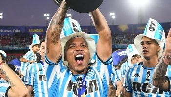 Roger Martínez: el cartagenero que soñó en grande y pasó de jugar en las canchas de Alameda a ser campeón de Sudamérica