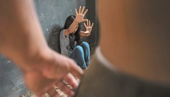 Adulto mayor abusó de dos niñas de 5 y 9 años: les ofrecía jugos y dinero