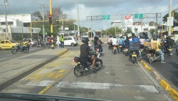 ¿De quien es la culpa de la invasión del carril “solo bus” en Cartagena?