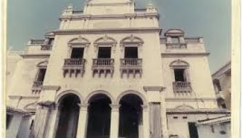 Este es el teatro de Cartagena que tiene un diseño angelical en su techo y que fue construido sobre una antigua iglesia