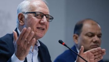 «Pagan los votos de las pasadas elecciones»: ministro de Salud admite que recursos financian campañas electorales