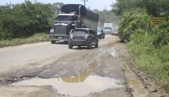 Comunidad vía a Barú solicita arreglo de la vía: vehículos de carga pesada agravan su deterioro 