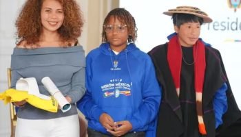 Joven bolivarense presenta innovadora investigación sobre cuidado del cabello afro en México