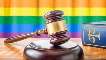 Revocan sanción al juez que negó el matrimonio de dos mujeres en Cartagena