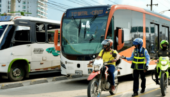 “Se ha vuelto una moda meterse en el carril de TransCaribe”: un espacio que se ha vuelto atractivo para los infractores
