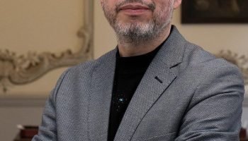 ¡Otro más! Ministro de Cultura presentó la renuncia irrevocable al gobierno Petro