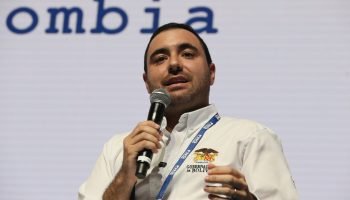 ”Soy gobernante, no mago”: gobernador Yamil Arana responde a críticos y confirma que más de 25 acueductos se están construyendo en el departamento