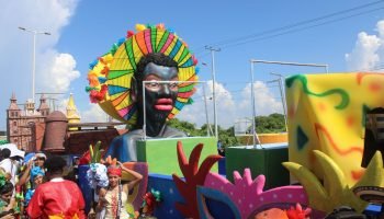 Por primera vez las carrozas en el Desfile de la Independencia serán inspiradas en obras de arte locales