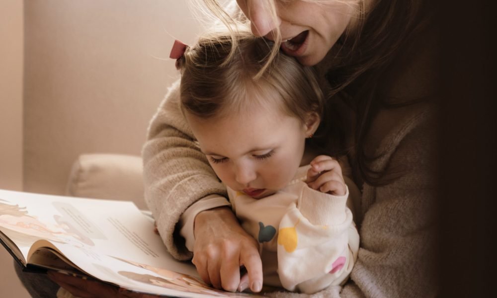 En solo 6 meses, Un Regalo Llamado Colombia ha vendido más de 2,000 copias tras lanzamientos exitosos en Qatar, Emiratos Árabes Unidos y Colombia