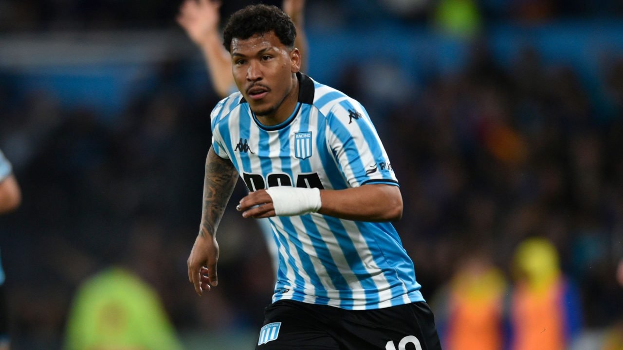 AVELLANEDA, ARGENTINA - SEPTEMBER 14: Roger Martinez of Racing Club reacts after scoring his team's second goal during a Liga Profesional 2024 soccer match between Racing Club and Boca Juniors at Presidente Peron Stadium on September 14, 2024 in Avellaneda, Argentina. (Photo by Gustavo Garello/Getty Images)