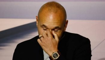 Andrés Iniesta, entre lágrimas, pone fin a su gloriosa carrera en el fútbol mundial