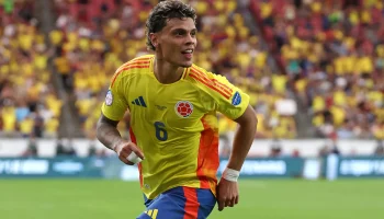 «Yo no influencio a nadie. Yo, simplemente, soy un futbolista»: Richard Ríos contestó a un usuario que lo criticó en redes por su look