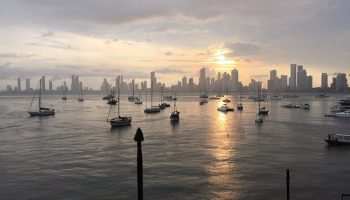 La bahía de Cartagena: el sitio que recibía ataques piratas en el año 1501 y hoy en día es un atractivo turístico de la ciudad