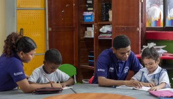 Fundación Puerto de Cartagena impulsa el liderazgo juvenil a través de la historia de Emily Ahumada
