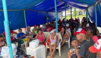 “Estoy feliz”: turbaquera de 60 años que cumplió el sueño de conocer el mar