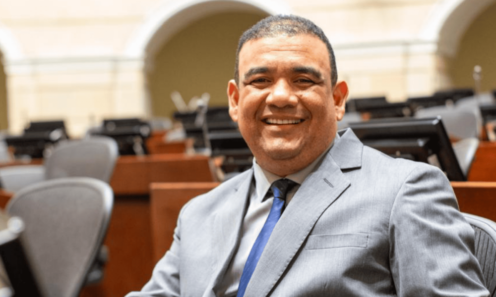 Senador Antonio José Correa denuncia ante la Fiscalía una presunta suplantación por WhatsApp