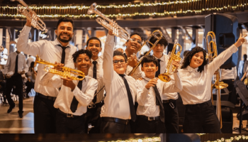 La Serrezuela vibró con una noche de jazz y espíritu navideño junto a la Big Band de Comfenalco y Jazz Friends